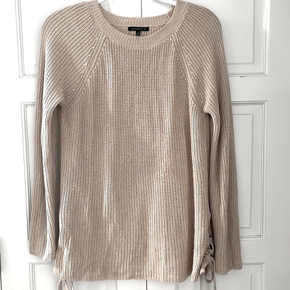 Side lace up Women's Sweater Size M - Picture 1 of 4